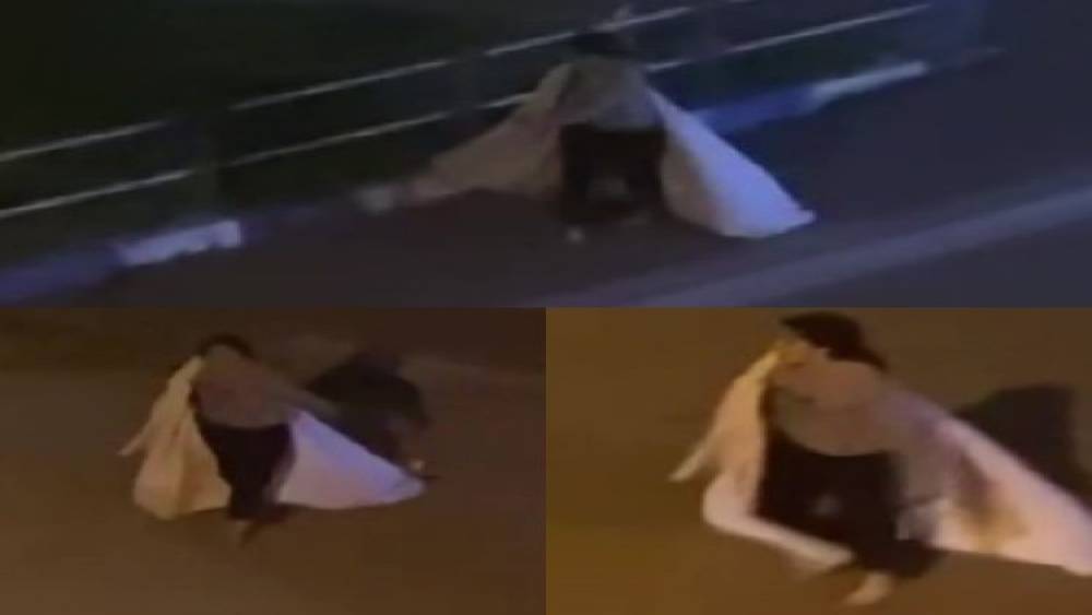 ÇARŞAFLA GECE YARISI SOKAKTA ’ANNE, ANNE’ DİYE BAĞIRARAK YÜRÜDÜ