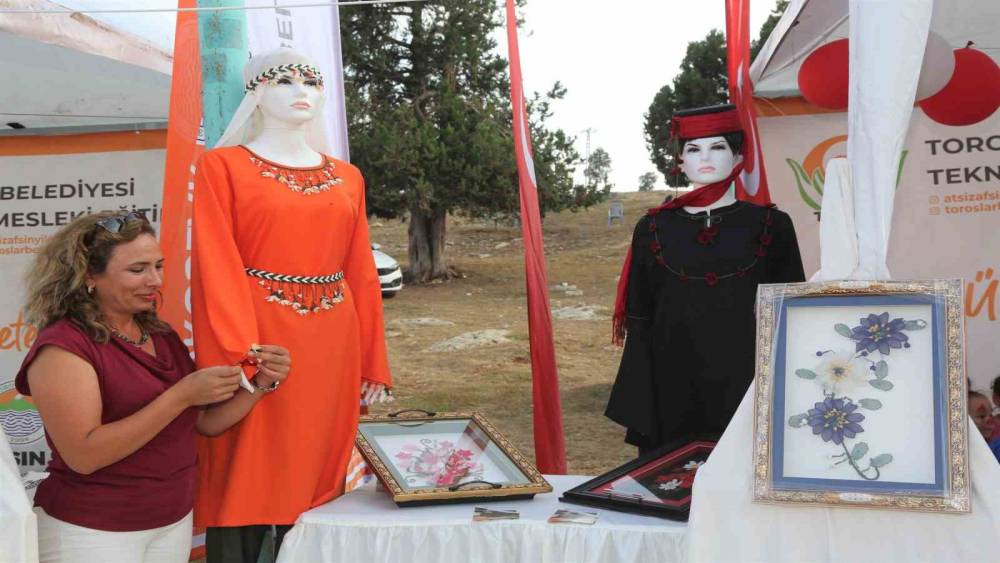 TOROSLAR VE ÇAMLIYAYLA, İĞNE OYASI FESTİVALİ’NE HAZIR