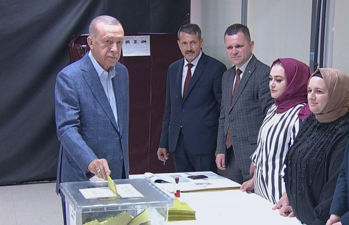 OYUNU İSTANBUL'DA KULLANAN CUMHURBAŞKANI ERDOĞAN: OYLAMA ÇOK SERİ BİR ŞEKİLDE BİTECEKTİR