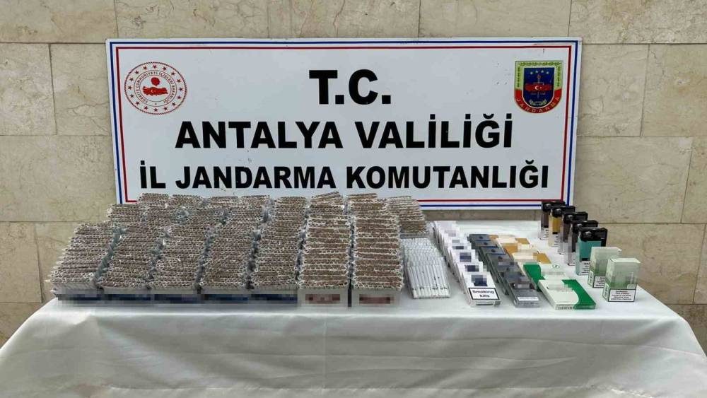 ANTALYA’DA 7 BİN 360 ADET BANDROLSÜZ İÇİ DOLU MAKARON ELE GEÇİRİLDİ