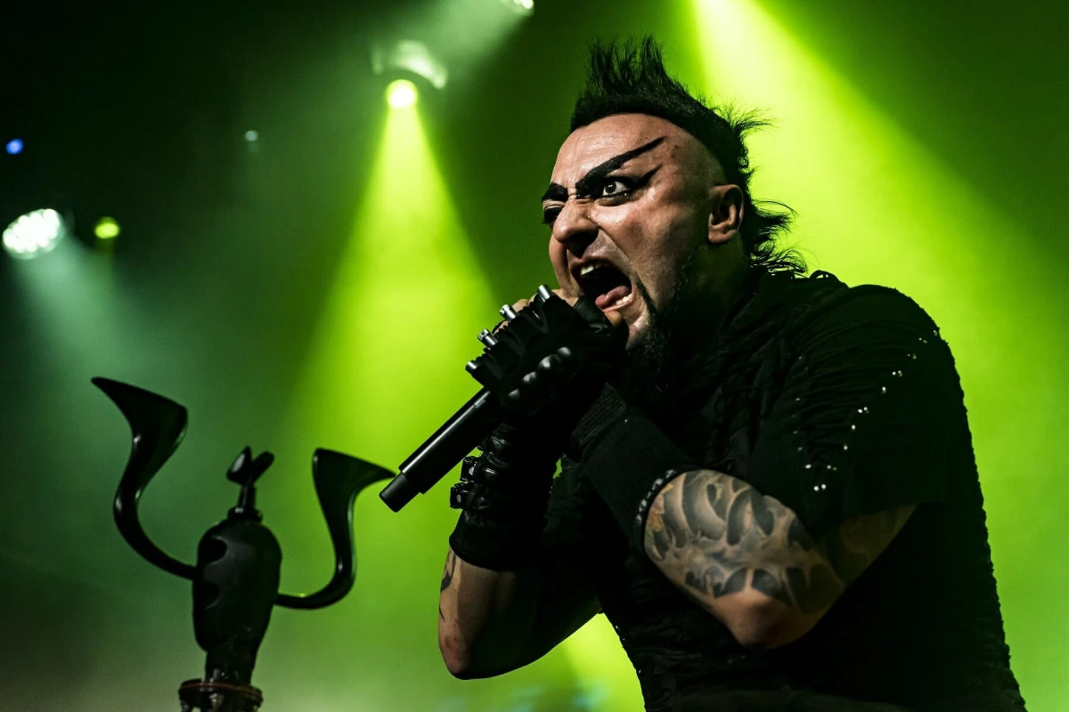 İKİ İLDE KONSERLERİ İPTAL EDİLEN HAYKO CEPKİN'DEN MANİDAR PAYLAŞIM