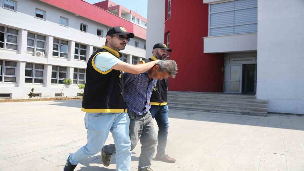 NİNEYİ DARP EDİP 70 LİRA GASP ETTİ, YAKALANINCA "AYAĞIM TAKILDI ÜZERİNE DÜŞTÜM" DEDİ