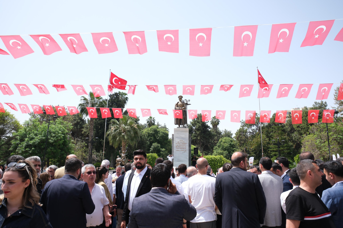 EGEMENLİK KAYITSIZ ŞARTSIZ MİLLETİNDİR