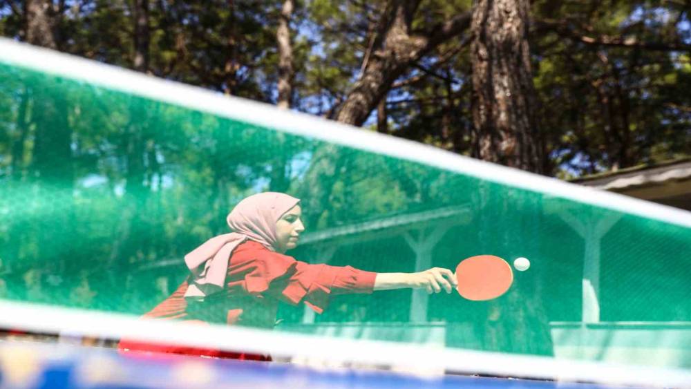 DEPREMZEDE GENÇLER BÜYÜKŞEHİR GENÇLİK KAMPI’NDA MORAL DEPOLUYOR