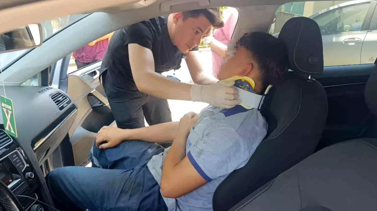 Antalya'da Elektrikli Bisiklet Sürücüsü Trafik Kazasında Yaralandı