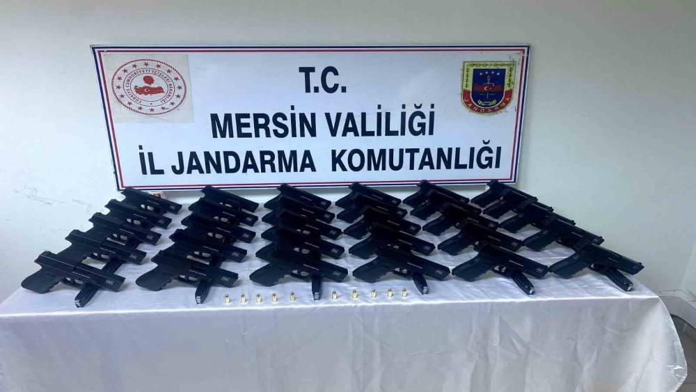 MERSİN’DE 30 KAÇAK SİLAH ELE GEÇİRİLDİ