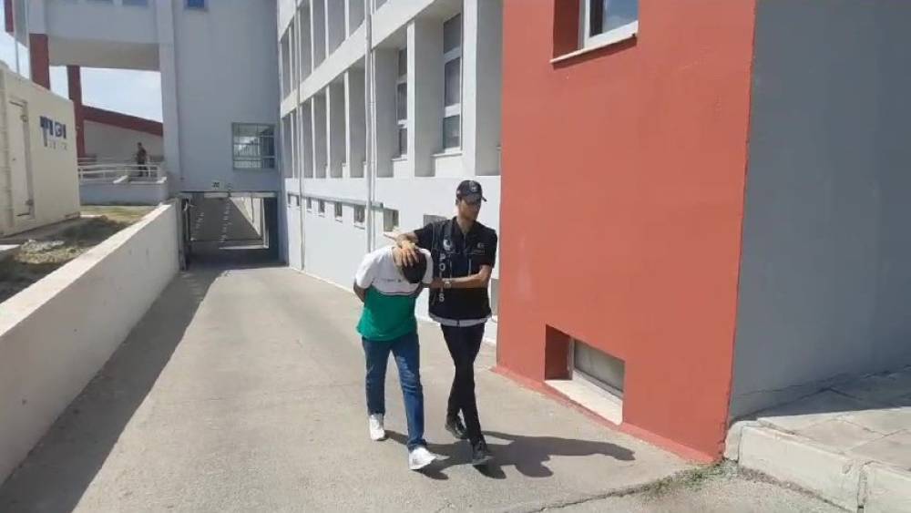 Uyuşturucu satıcısı yakalanınca "İçiciyim" dedi
