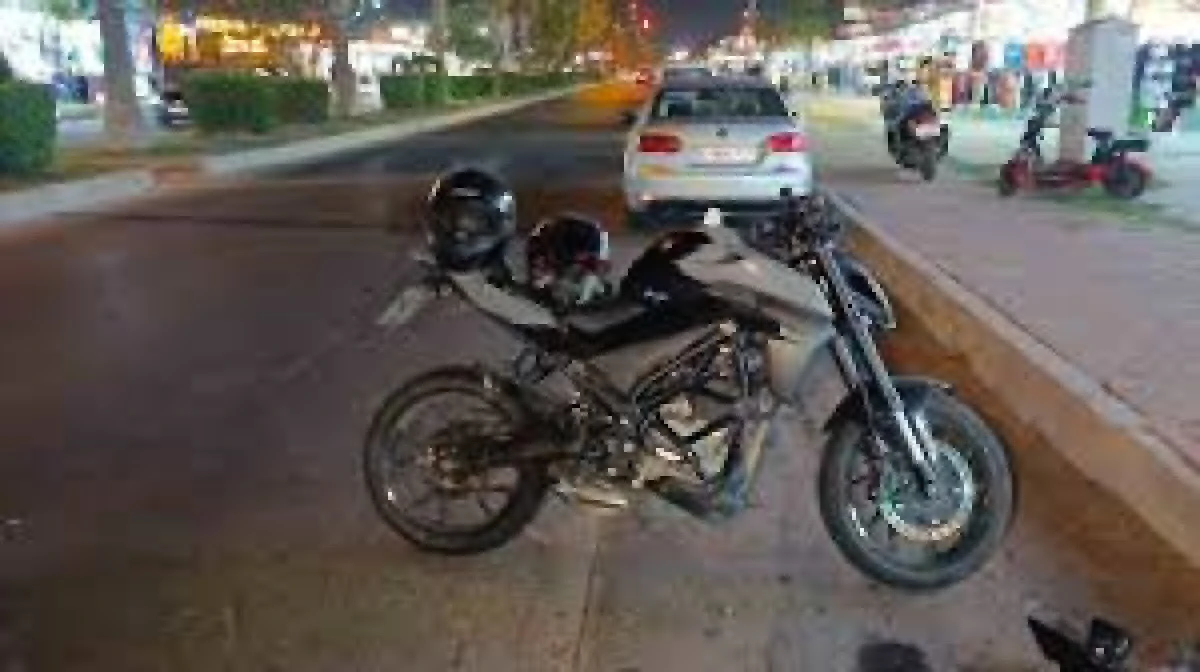 Antalya'da Motosiklet Kazası: 3 Yaralı