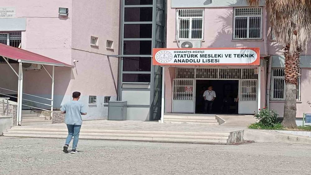 DEPREM BÖLGESİ OSMANİYE’DE ÖĞRENCİLERİN YKS HEYECANI