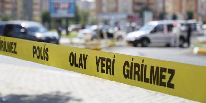 OTOMOBİLİN ALTINDA KALAN KÜÇÜK ÇOCUK, FECİ ŞEKİLDE CAN VERDİ