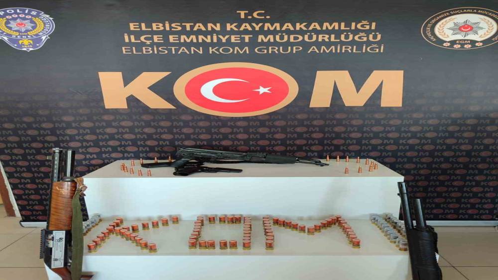 KAHRAMANMARAŞ’TA SİLAH KAÇAKÇILIĞI OPERASYONU: BİRİ KALAŞNİKOF 4 SİLAH ELE GEÇİRİLDİ
