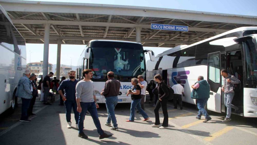 HATAY OTOGARINDA DEPREMZEDELERİN SEÇİM YOĞUNLUĞU