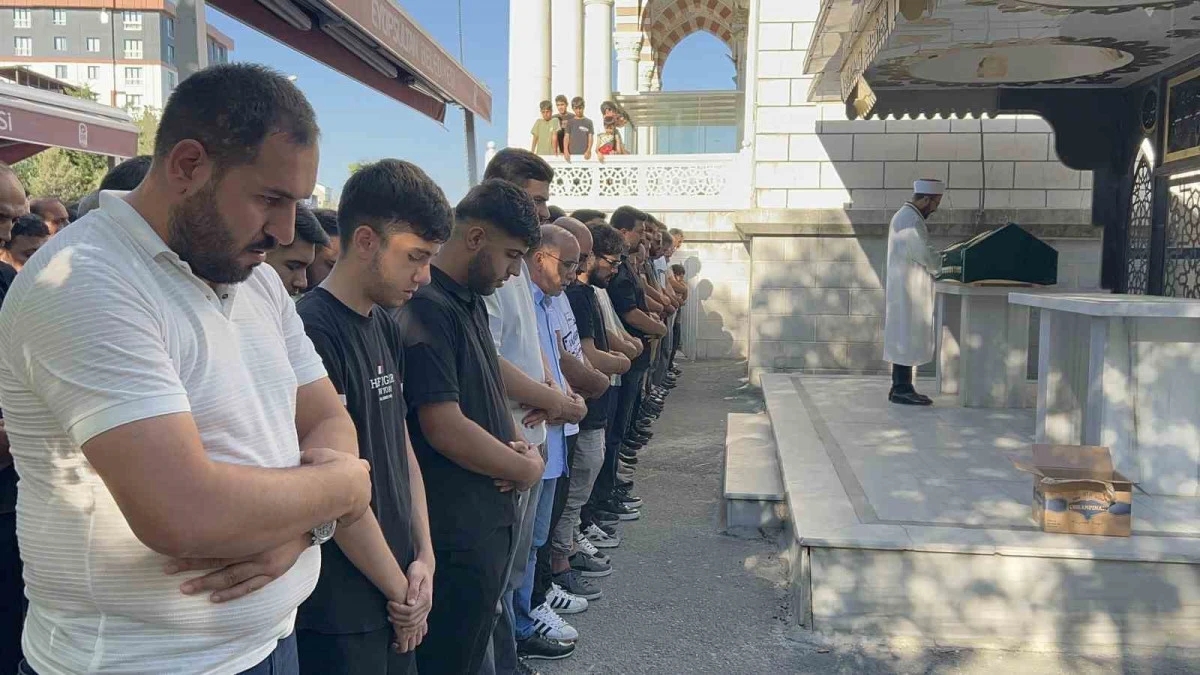 TETİKÇİ 14, MAKTUL 20 YAŞINDA! CİNAYET ANBEAN KAMERAYA YANSIDI
