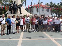 ALANYA’DA HAYVANSEVERLERDEN SOKAK HAYVANLARI YASA TEKLİFİNE TEPKİ