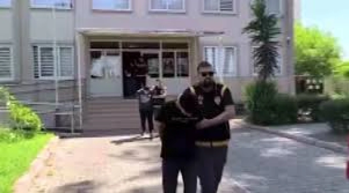 ADANA'DA HARAÇ İSTEMEK İÇİN EMLAKÇIYA KURŞUN YAĞDIRDILAR
