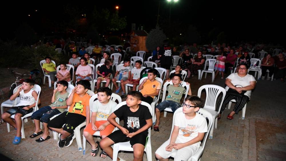 OSMANİYE’DE MAHALLE SİNEMA GÖSTERİMLERİ BAŞLADI