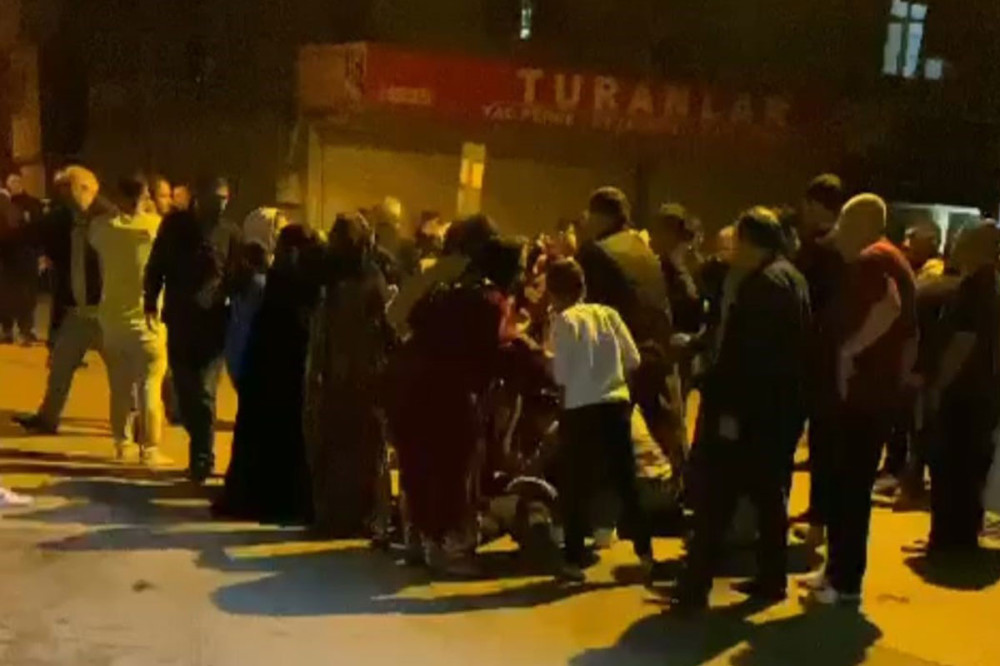 SOSYAL MEDYADAN KÜFÜR KAVGASI: 2 AĞIR YARALI