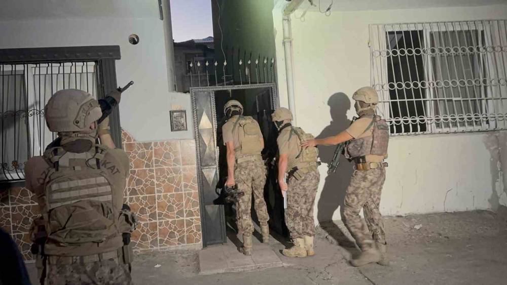 MERSİN’DE TERÖR ÖRGÜTLERİNE OPERASYON: 4 GÖZALTI KARARI
