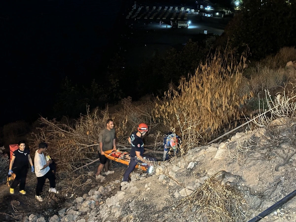 Falezlerden Düşen 15 Yaşındaki Çocuk Yaralandı