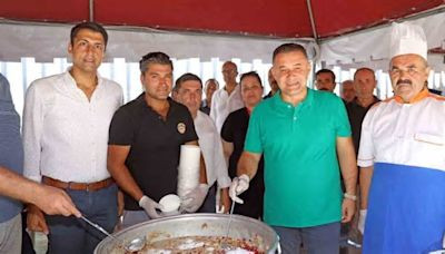 ALANYA BELEDİYESİ 5 BİN KİŞİLİK AŞURE DAĞITTI