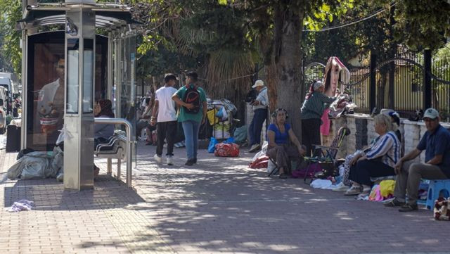 NEREDE BU ZABITALAR? KALDIRIMI KENDİ MALLARI GİBİ 17 BİN 500 LİRAYA KİRAYA VERİYORLAR