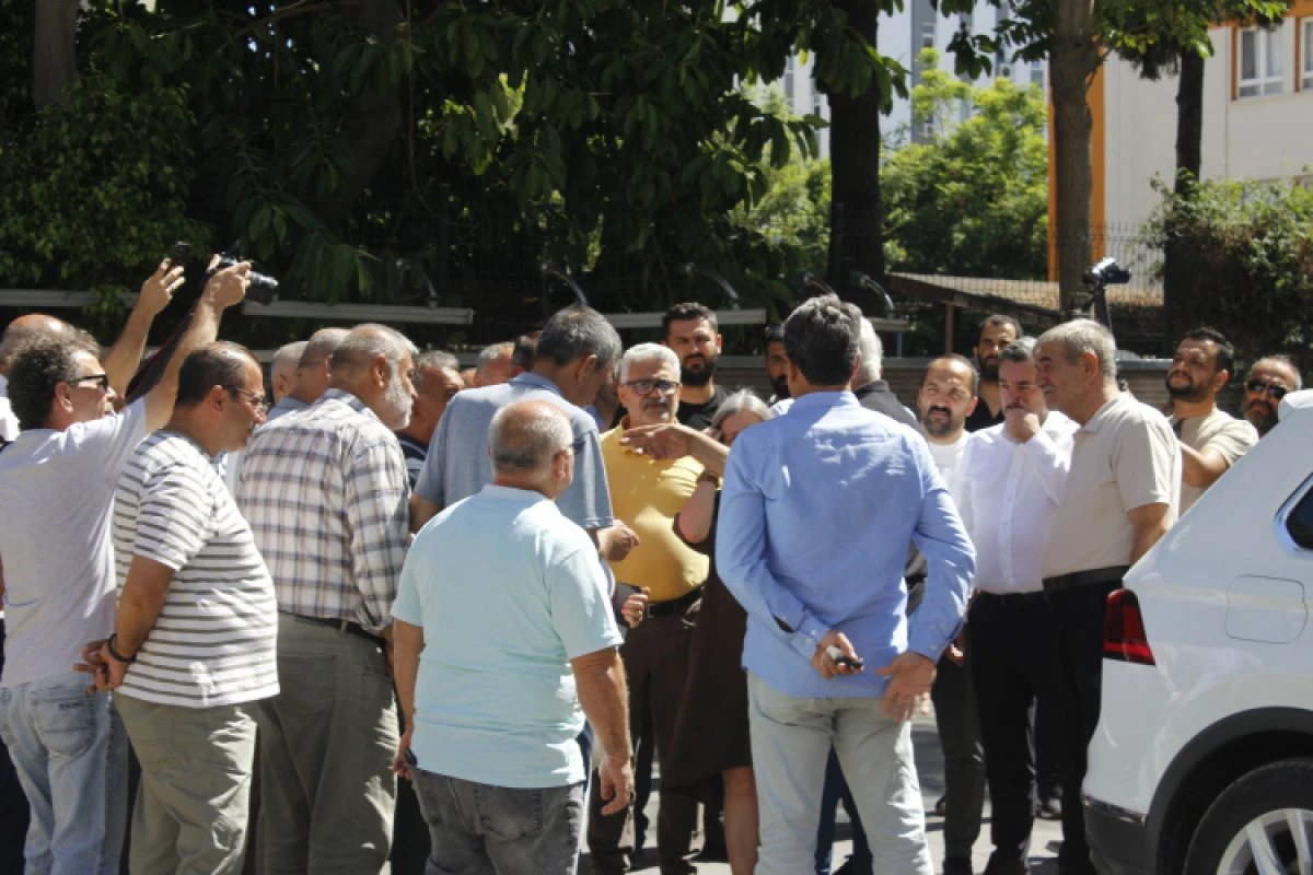 ADANA BÜYÜKŞEHIR BELEDIYESI GÜVENLIKLERININ MUHTARLARI DARBETTIĞI İDDIASI