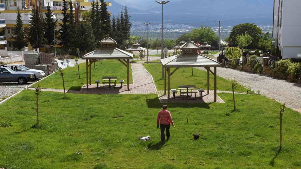 KEPEZ BELEDİYESİ, İHALE YÖNTEMİYLE 13 MAHALLE PARKI İNŞA EDİYOR