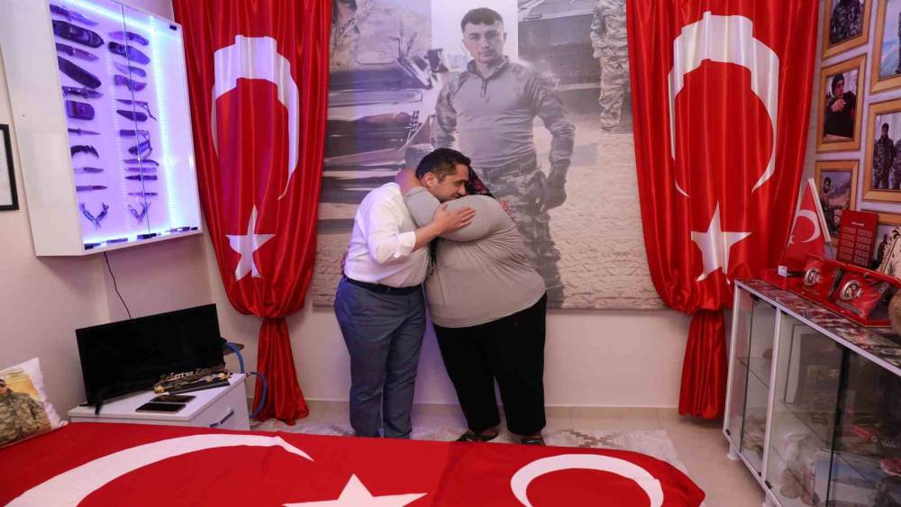 ALKÜ REKTÖRÜ TÜRKDOĞAN, ŞEHİT AİLESİYLE BİR ARAYA GELDİ