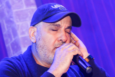 İSRAİLLİ ŞARKICI OFER LEVİ'DEN KÜSTAH ÇAĞRI: TÜRKİYE'YE ATOM BOMBASI ATIN