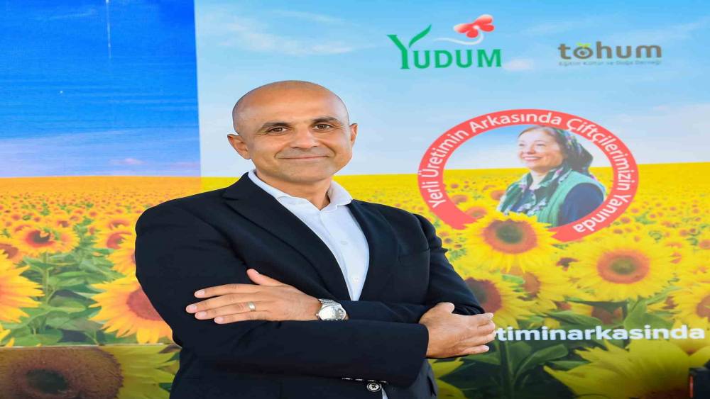 ADANA’DA DENEME ALANLARINA EKİLEN YERLİ AYÇİÇEĞİ TOHUMLARININ MAHSULLERİ HASAT EDİLDİ