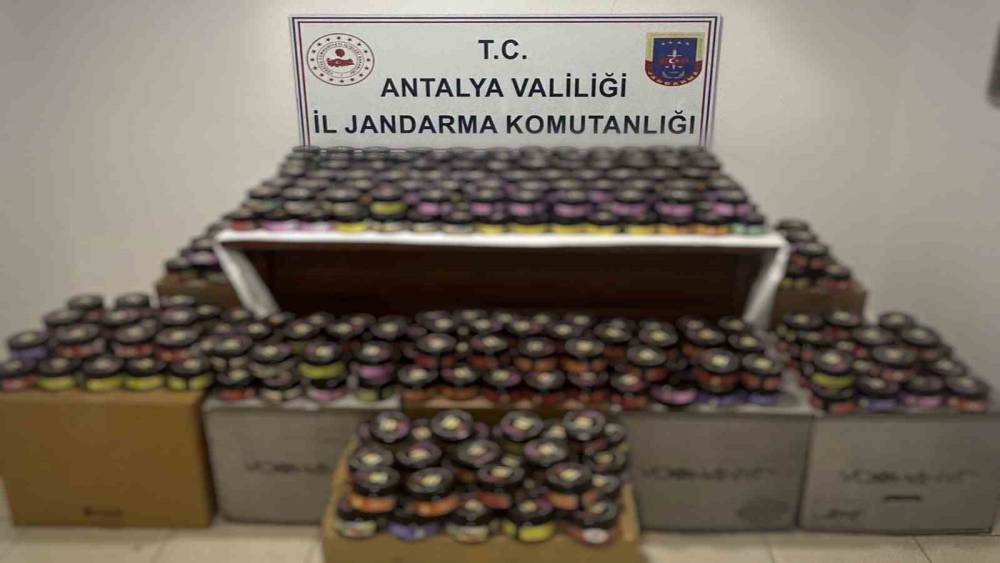 104 BİN 400 ADET BANDROLSÜZ BOŞ MAKARON ELE GEÇİRİLDİ