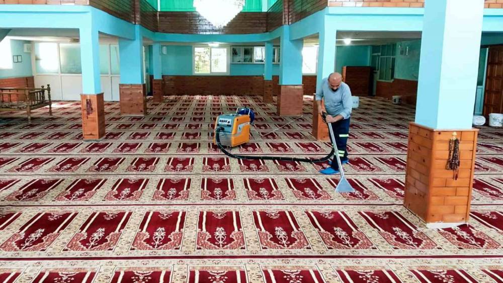 AKDENİZ’DE İBADETHANELERE ÖZEL BAKIM