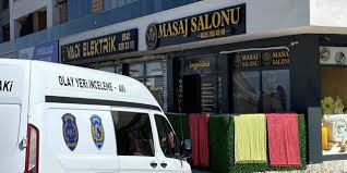 GENÇ KADIN MASAJ SALONUNDA BIÇAKLANARAK ÖLDÜRÜLMÜŞ HALDE BULUNDU