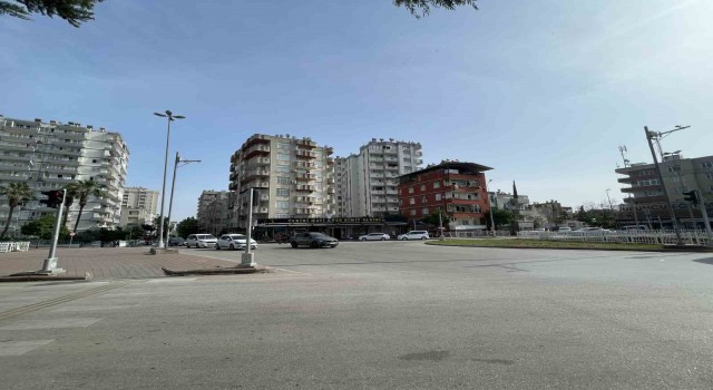 ADANA'DA ESNAF 'ÖLÜM' KAVŞAĞINA ÇÖZÜM İSTİYOR