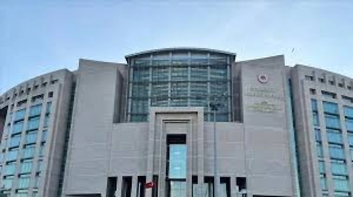 İBB'YE YÖNELİK YOLSUZLUK SORUŞTURMASINDA 14 ŞÜPHELİ GÖZALTINA ALINDI