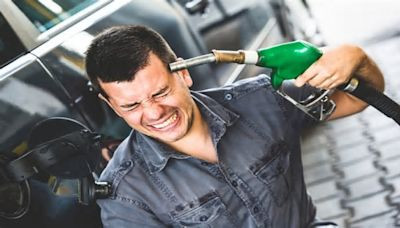 AKARYAKITA PEŞ PEŞE ZAMLAR! MOTORİNİN LİTRESİ BAZI ŞEHİRLERDE 36 LİRAYI AŞACAK