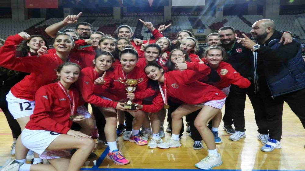 BASKETBOLCU HAZAL ÇETİN, ANTALYA TOROSLOR’A TRANSFER OLDU