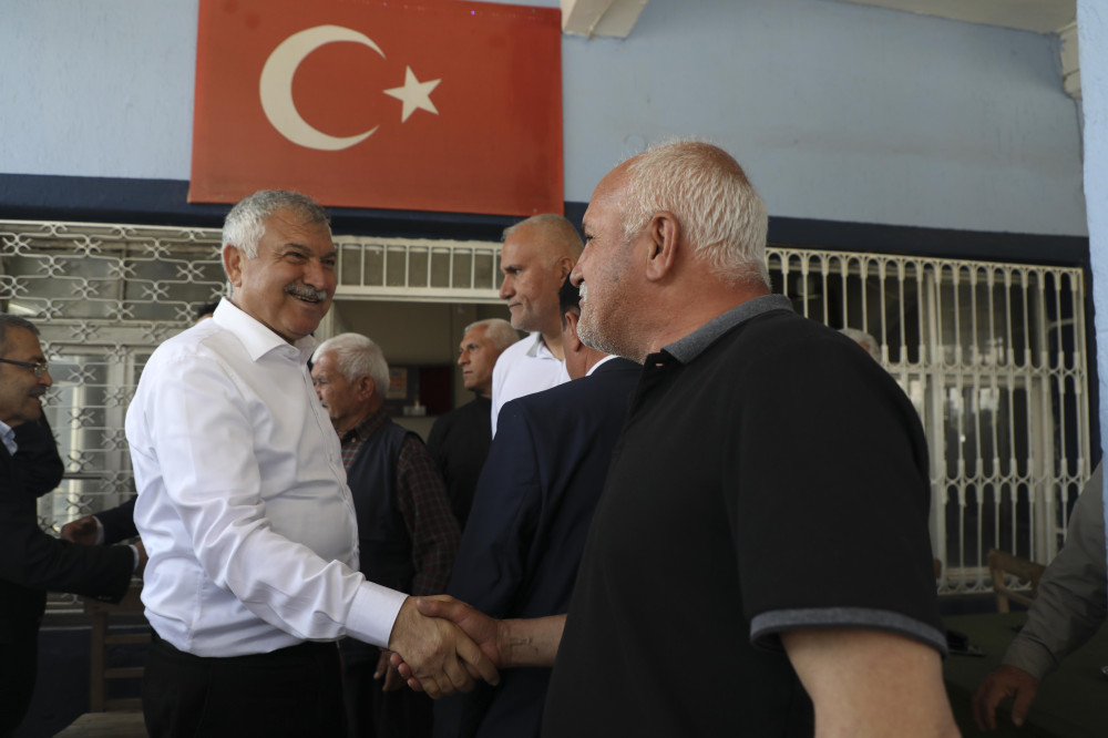 BAŞKAN ZEYDAN KARALAR, BAYRAMDA KÖY KÖY GEZDİ, HALKLA BULUŞTU