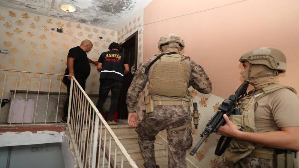 Depremzedeleri dolandıranlardan şüphelilerden 4’ü tutuklandı