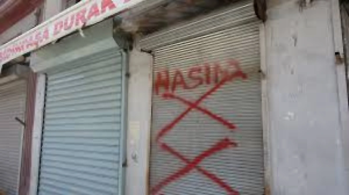 ADANA'DA 'HASIM' YAZISINI GÖREN ÇAYCI, DÖNERCİYİ VURDU