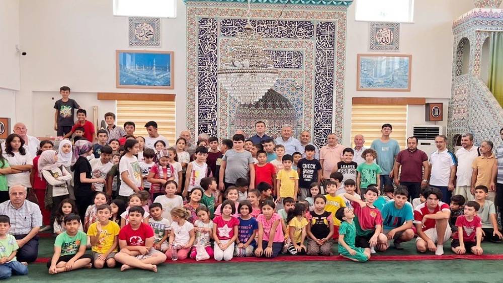 YAZ KUR’AN KURSU ÖĞRENCİLERİNE YEMEK İKRAMI