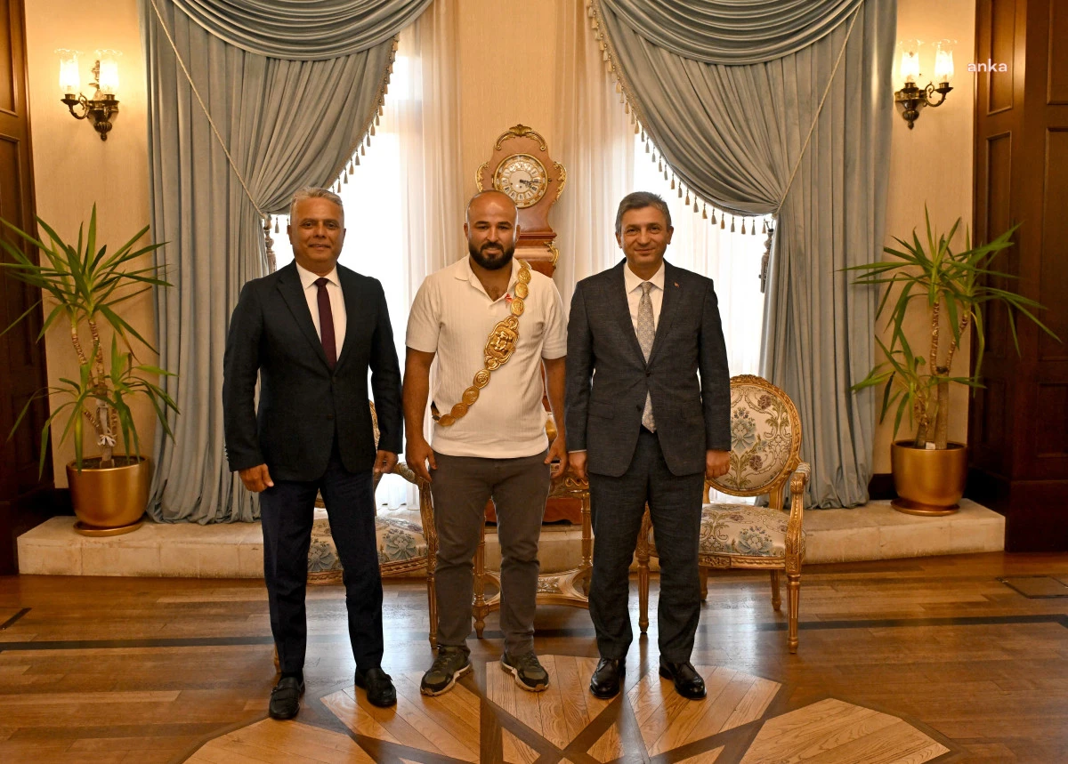 “Paşanın Aslanı” Orhan Okulu'dan Antalya Valisi Şahin'e ziyaret