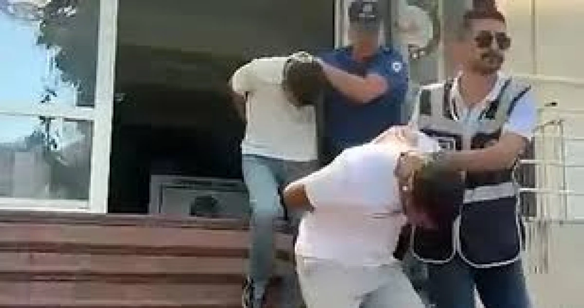 Adana'da Dolandırıcılık Olayı: Sahte Polisler 63 Gram Bilezik ve 4 Bin Doları Aldı