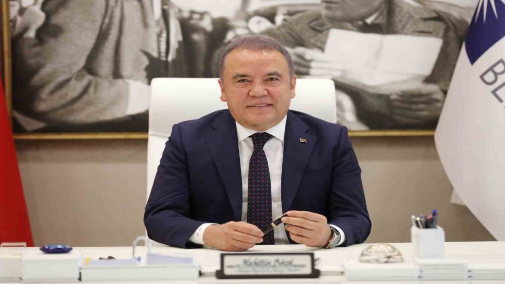 Başkan Böcek: "Emek ve alın teri kutsal değerdir"