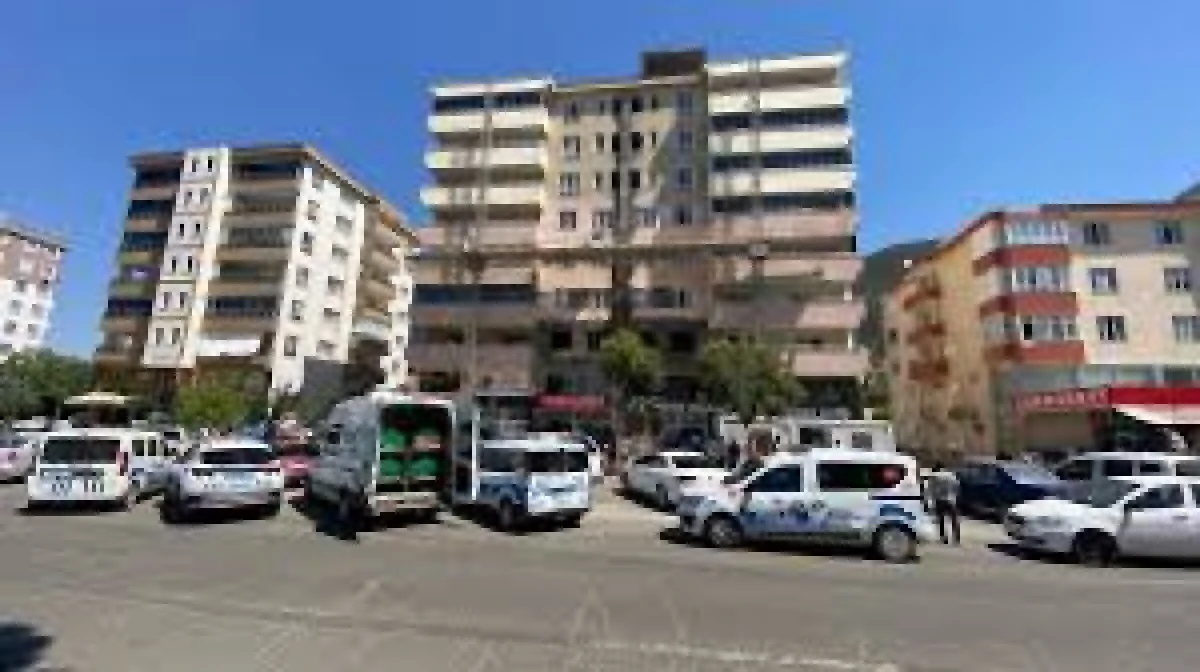 İSKELE KIRILDI, IŞÇILER YERE ÇAKILDI: 2 ÖLÜ, 1 YARALI