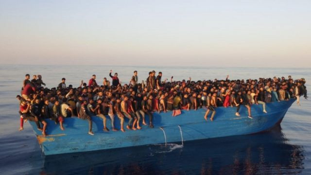 DÜZENSİZ GÖÇ AKINLARINI YÖNETEBİLMEK İÇİN OHAL İLAN EDİLDİ