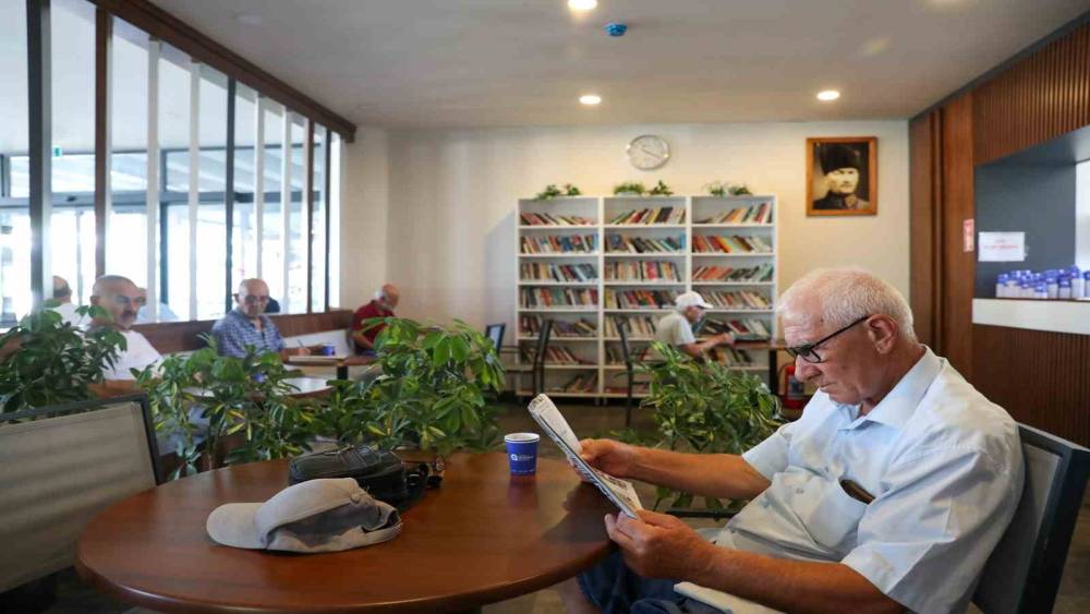 BÜYÜKŞEHİR EMEKLİLER KAHVESİ EMEKLİLERE NEFES ALDIRIYOR