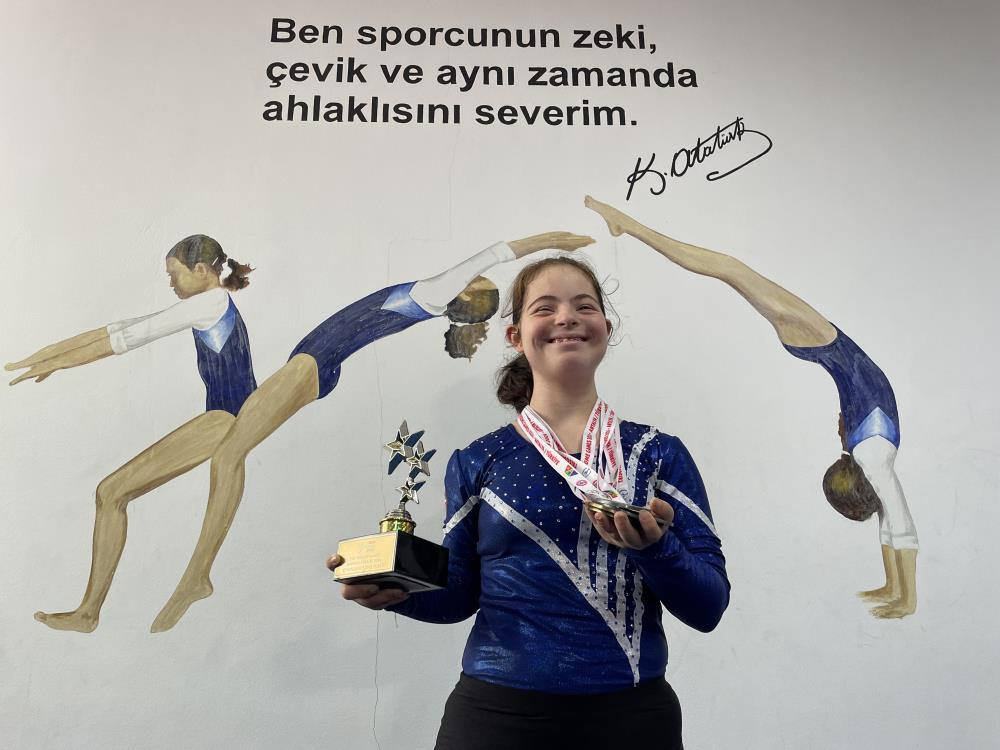 SOSYALLEŞMESİ İÇİN JİMNASTİĞE BAŞLADI, O ARTIK DÜNYA ŞAMPİYONU