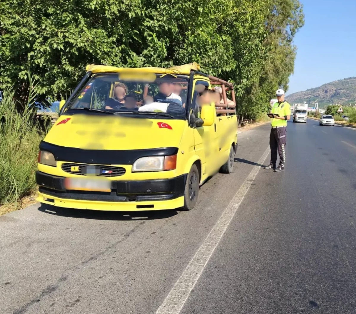 Antalya'da Trafik Denetimlerinde 14 Bin 898 Cezalı İşlem Yapıldı
