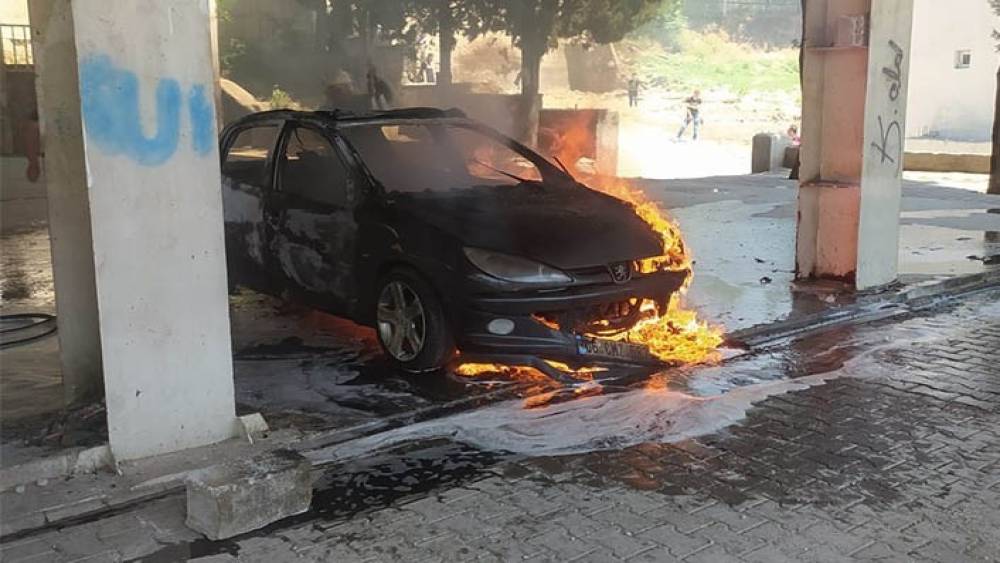 PARK HALİNDEKİ OTOMOBİL YANDI